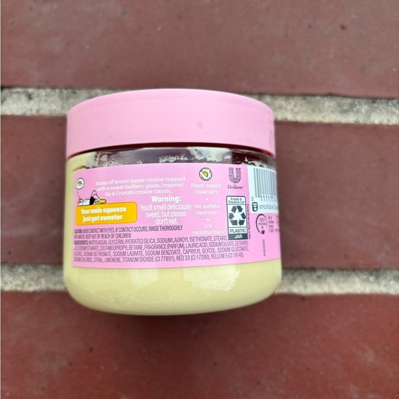 Dove x crumbl Lemon Glaze Body Scrub - Picture 3 of 3